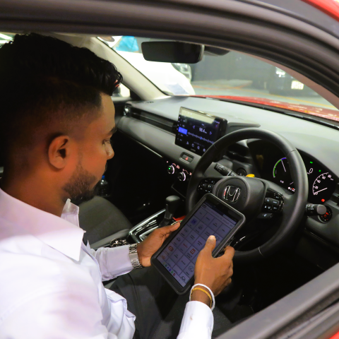 Vehicle Scanning & Reprogramming